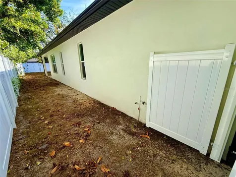 8511 N Newport Avenue Tampa FL 33604