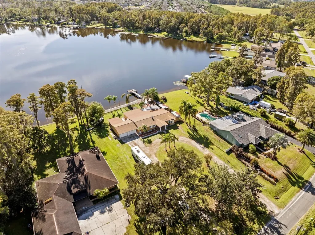 20228 County Line Road Lutz FL 33558
