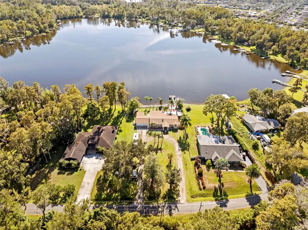 20228 County Line Road Lutz FL 33558