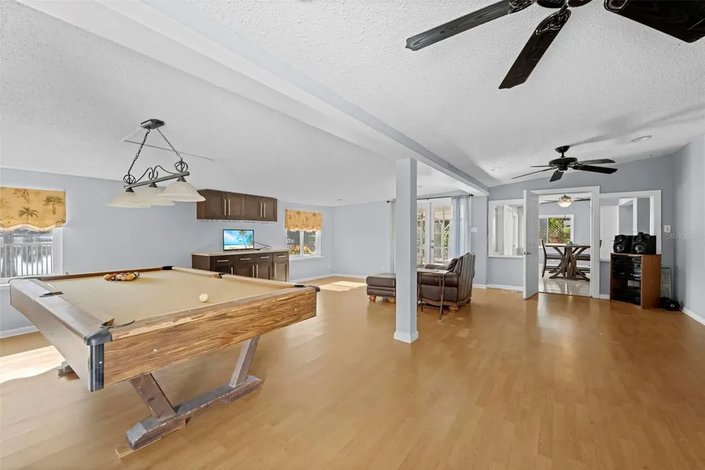 20228 County Line Road Lutz FL 33558