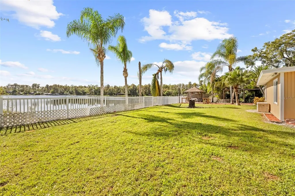 20228 County Line Road Lutz FL 33558