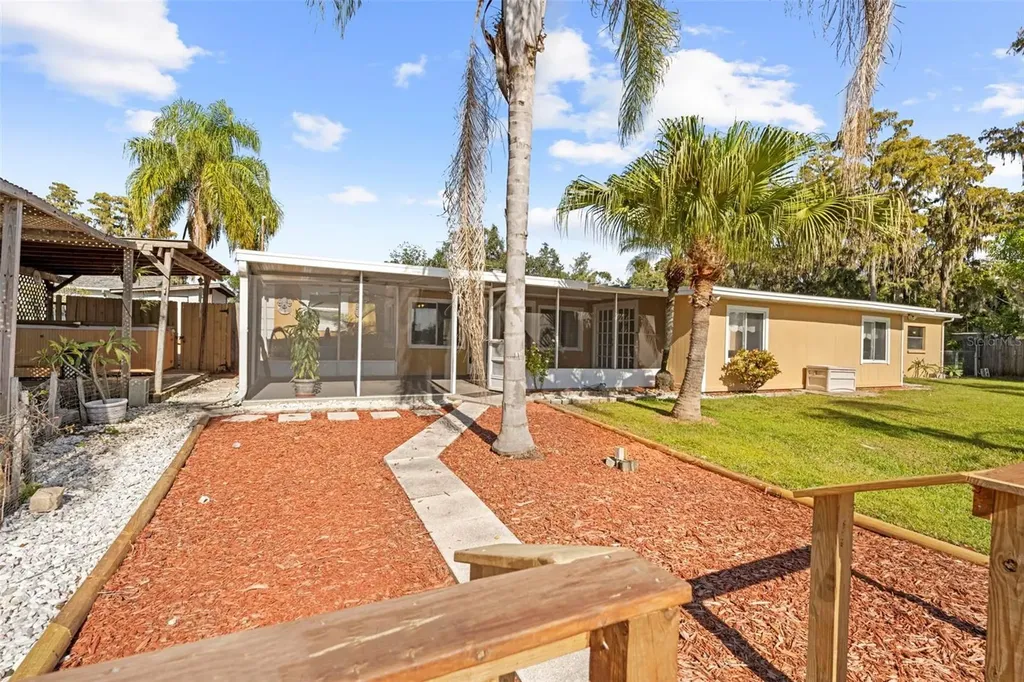 20228 County Line Road Lutz FL 33558