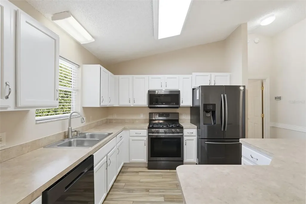 17985 SE 92nd Amory Avenue The Villages FL 32162