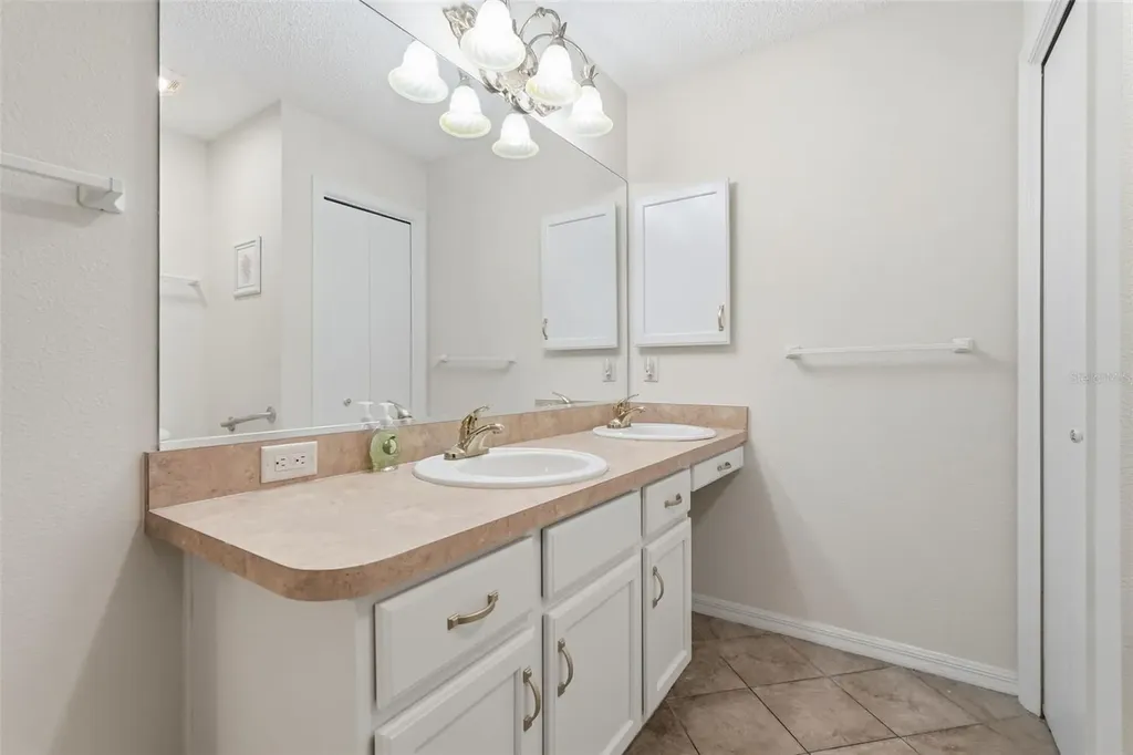 17985 SE 92nd Amory Avenue The Villages FL 32162