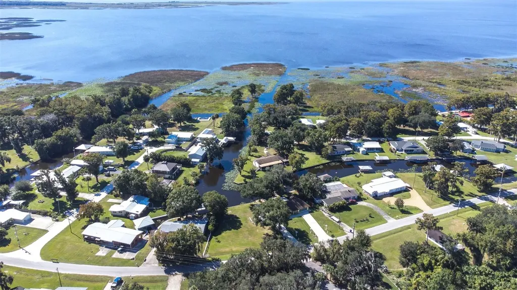 623 Racoon Lane Lorida FL 33857