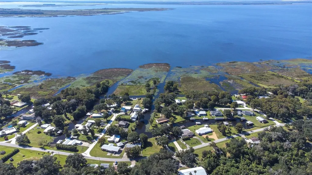 623 Racoon Lane Lorida FL 33857