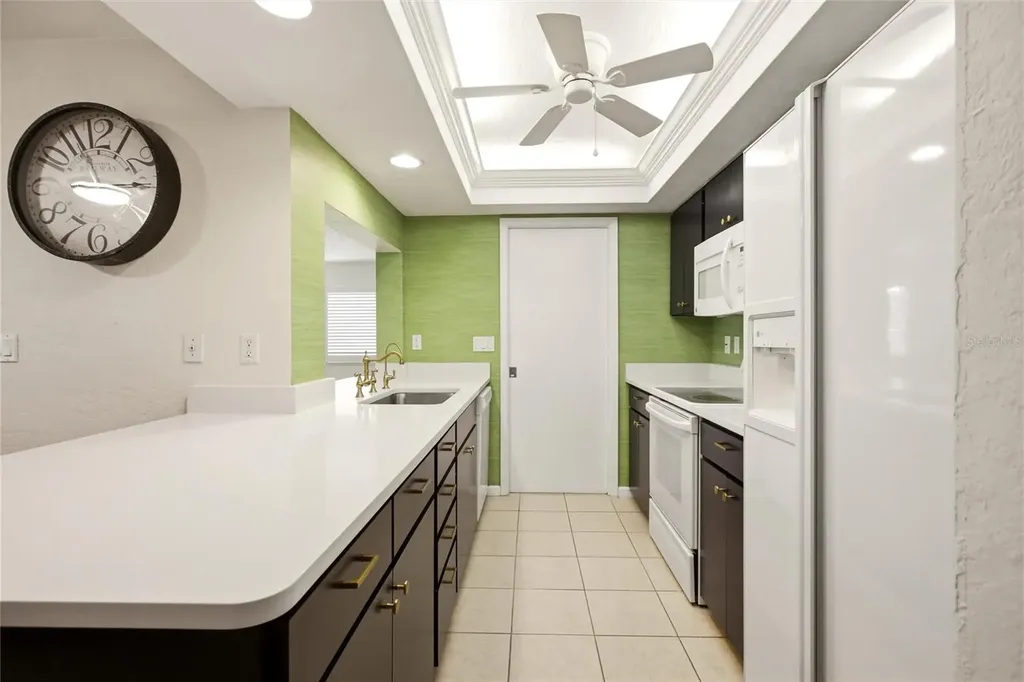 3721 Collins Street Sarasota FL 34232