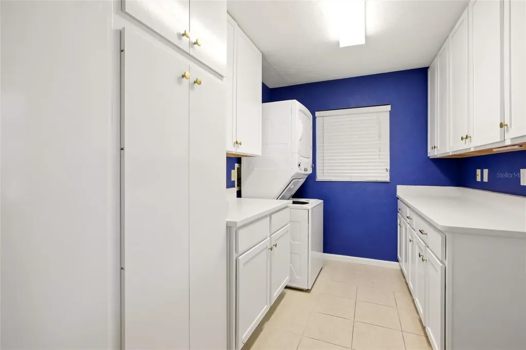 3721 Collins Street Sarasota FL 34232