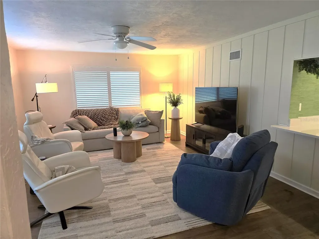 3721 Collins Street Sarasota FL 34232