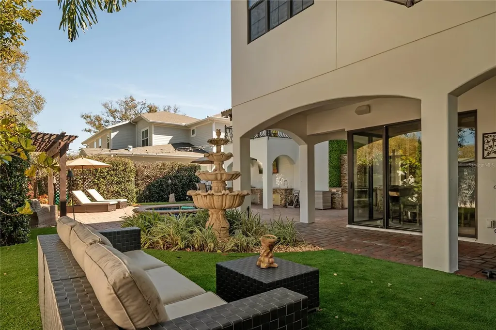 4311 W Barcelona Street Tampa FL 33629