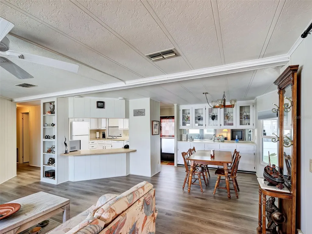 2100 Kings Highway Port Charlotte FL 33980