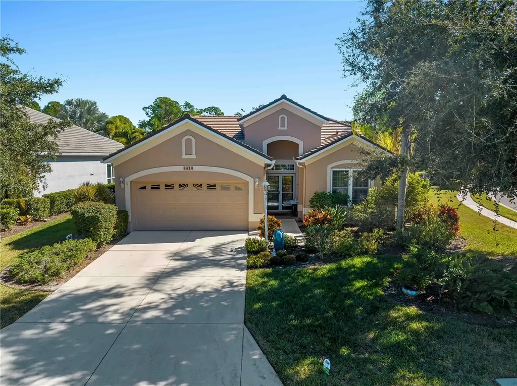 8419 Whispering Woods Court Lakewood Ranch FL 34202