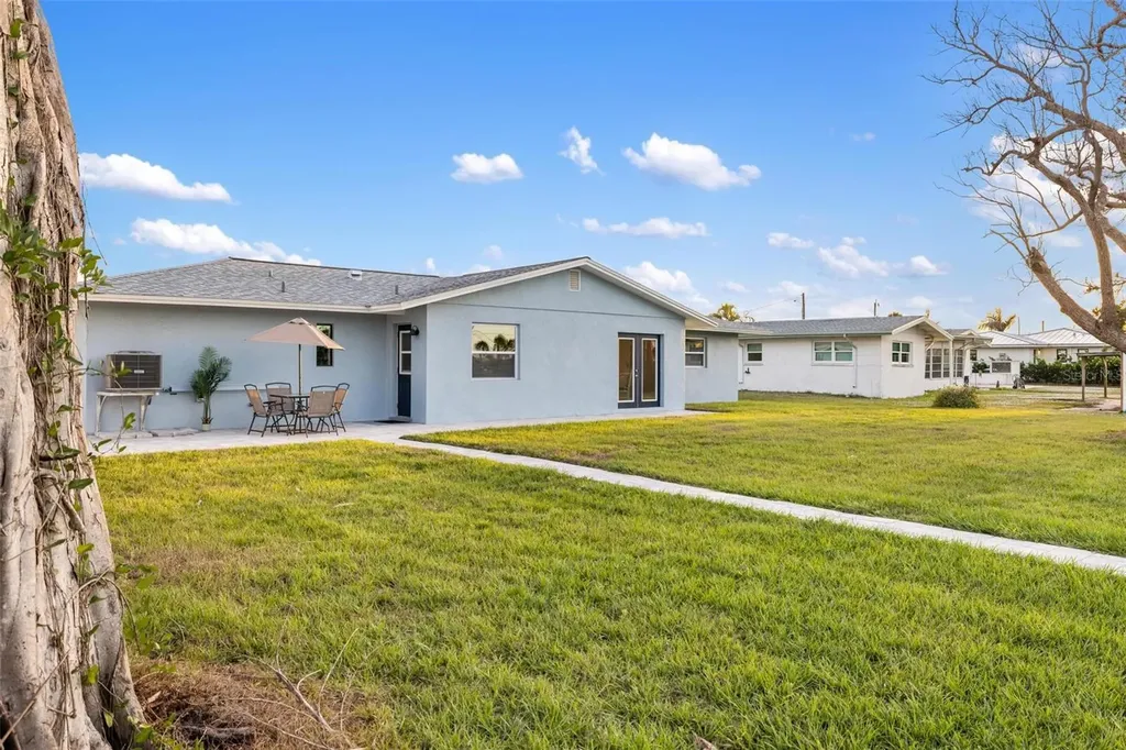 1940 Pennsylvania Avenue Englewood FL 34224