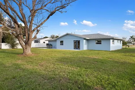1940 Pennsylvania Avenue Englewood FL 34224