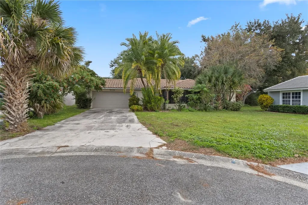 10105 Crown Court Orlando FL 32821