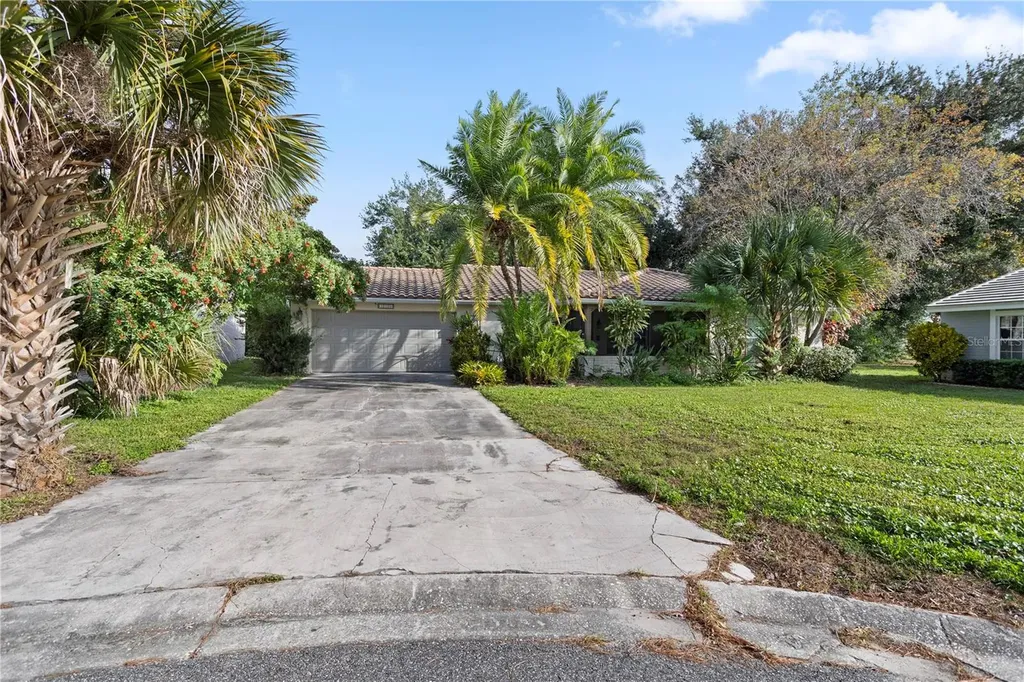 10105 Crown Court Orlando FL 32821