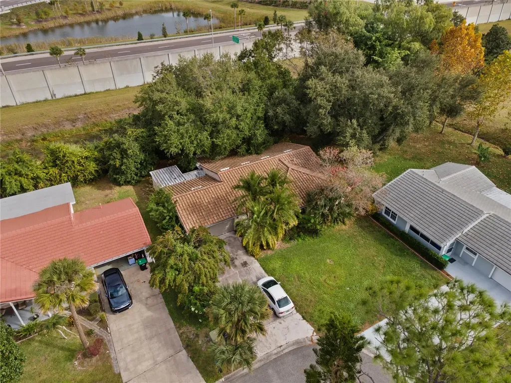 10105 Crown Court Orlando FL 32821