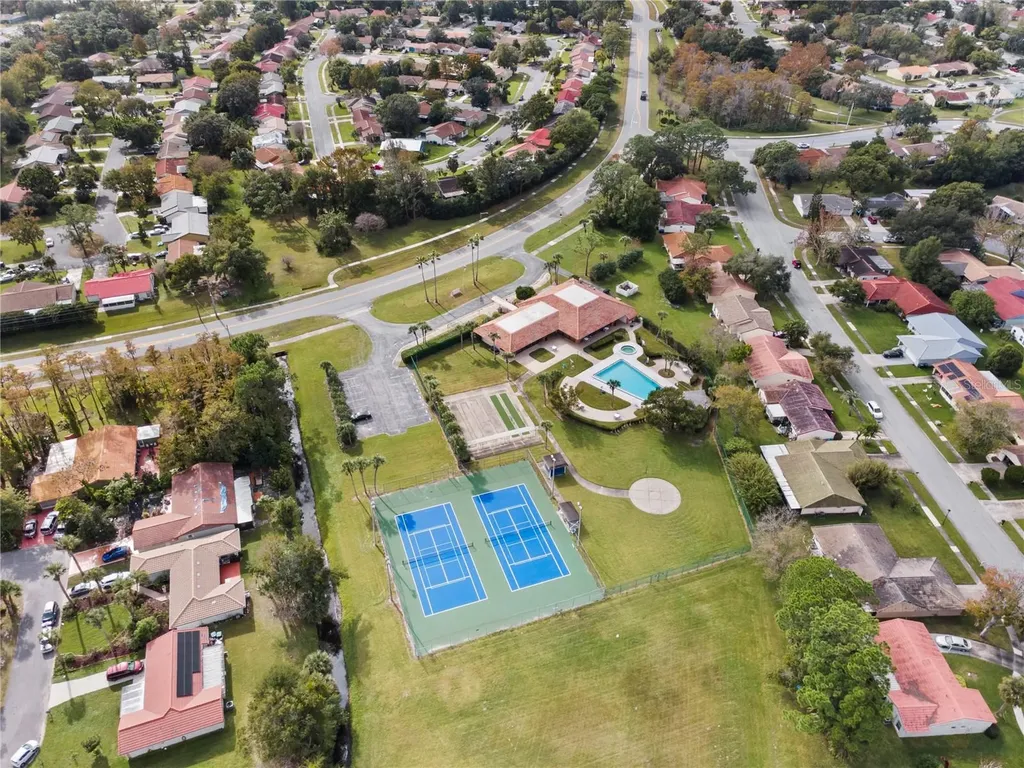10105 Crown Court Orlando FL 32821