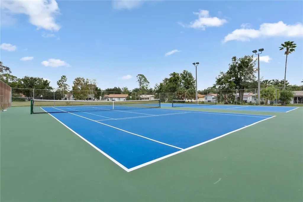 10105 Crown Court Orlando FL 32821