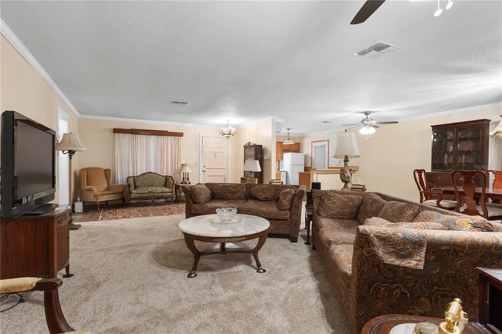 10105 Crown Court Orlando FL 32821