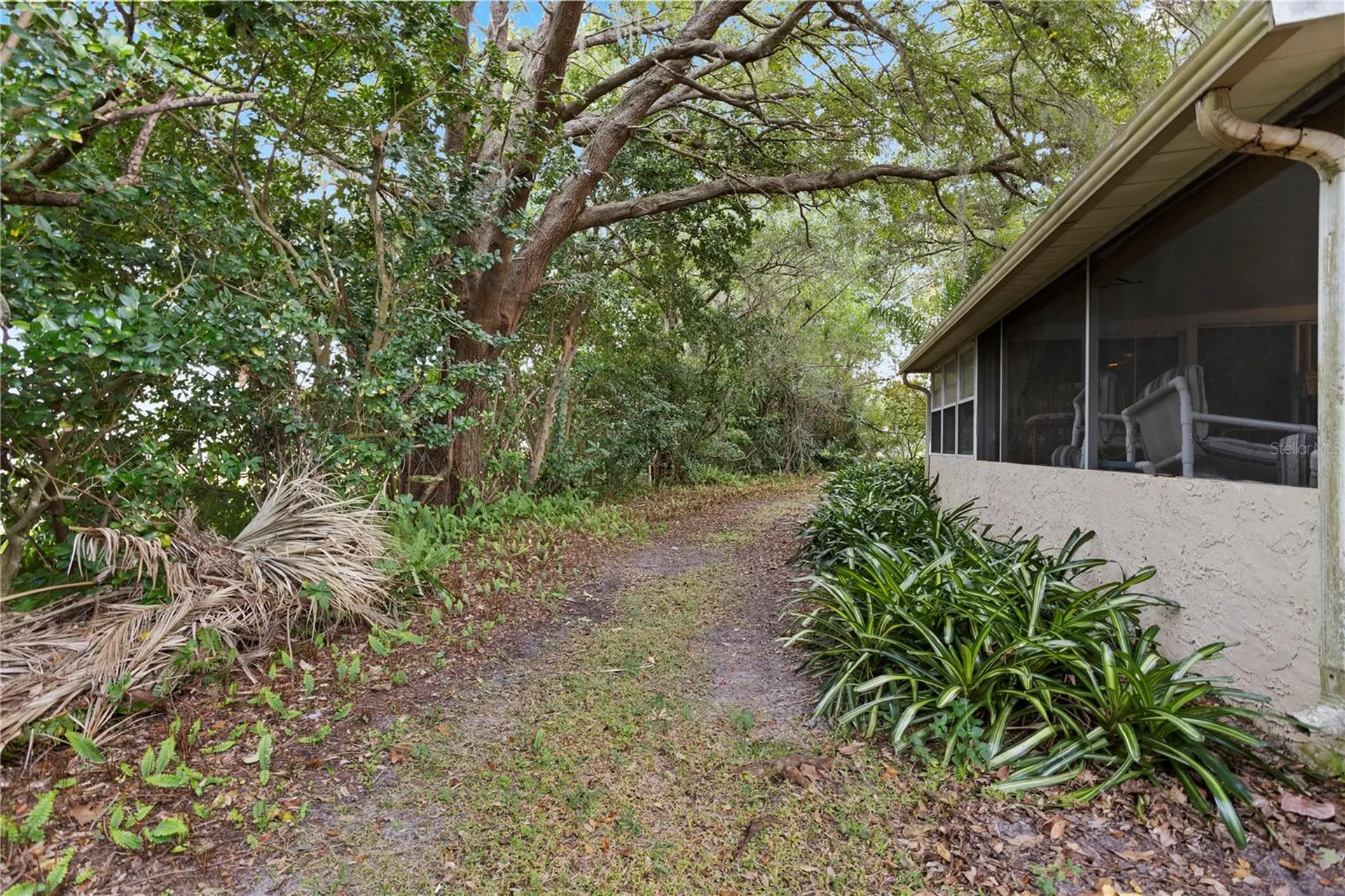 10105 Crown Court Orlando FL 32821