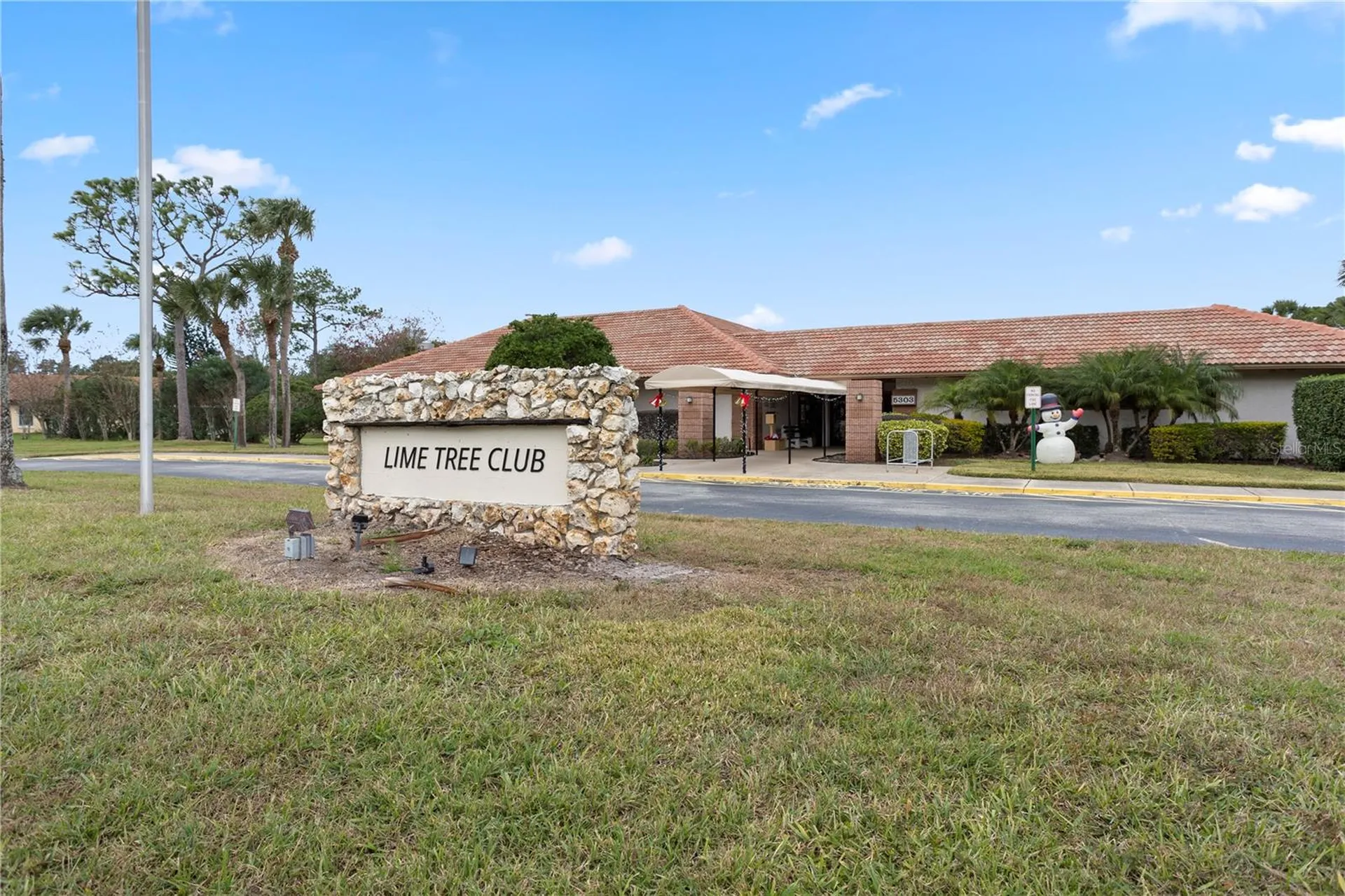 10105 Crown Court Orlando FL 32821
