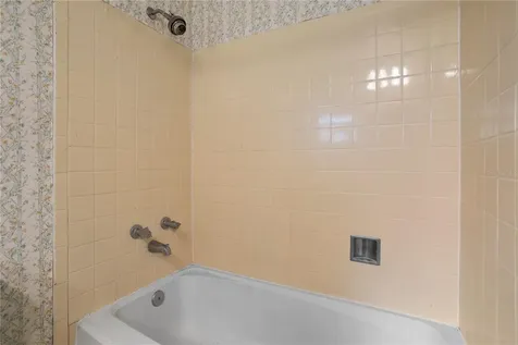 10105 Crown Court Orlando FL 32821
