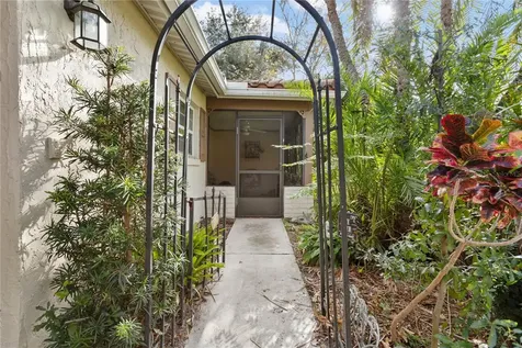 10105 Crown Court Orlando FL 32821