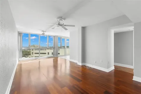 470 3rd Street S St Petersburg FL 33701