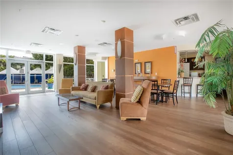 470 3rd Street S St Petersburg FL 33701