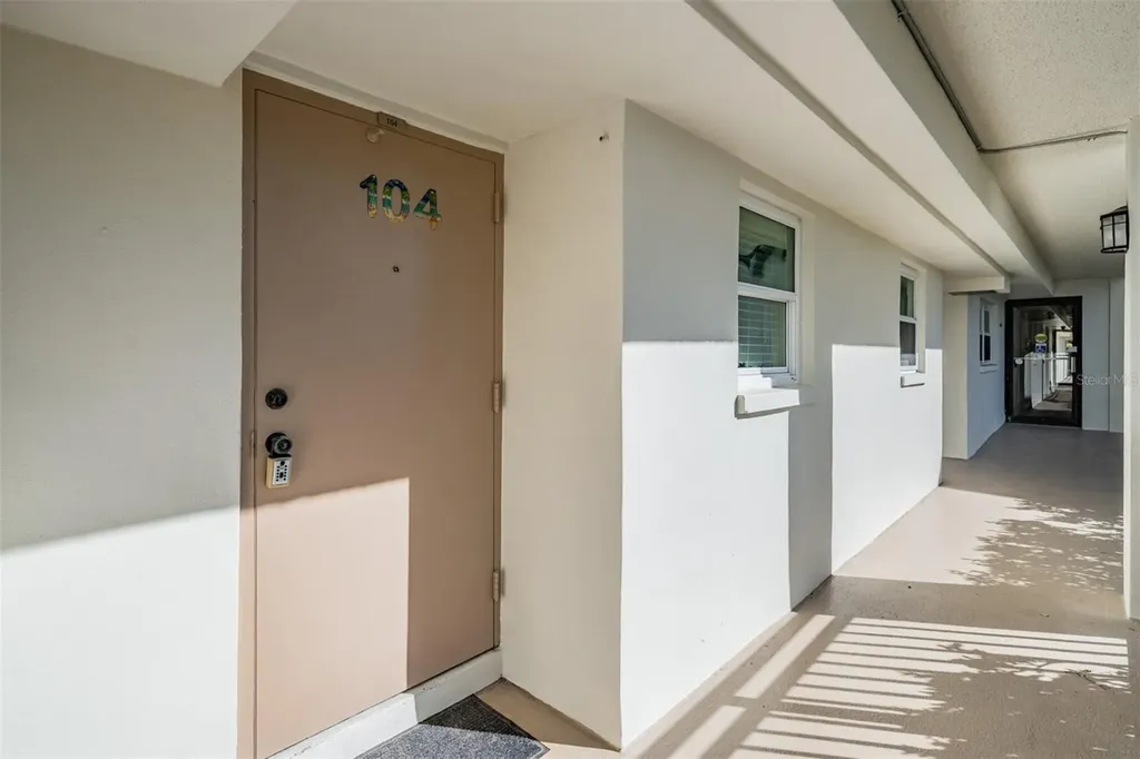 9 Haig Place Dunedin FL 34698