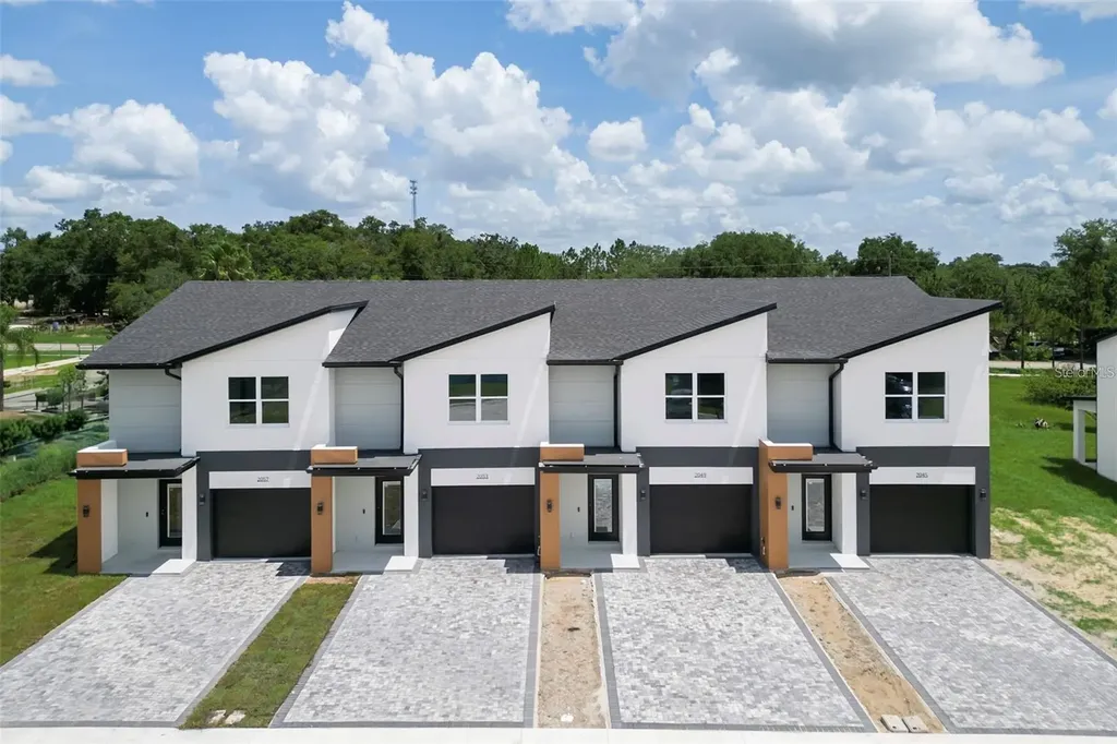 2057 Barroso Davenport FL 33837