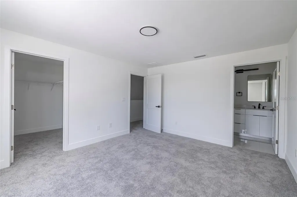 2057 Barroso Davenport FL 33837