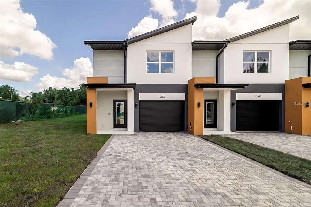 2057 Barroso Davenport FL 33837