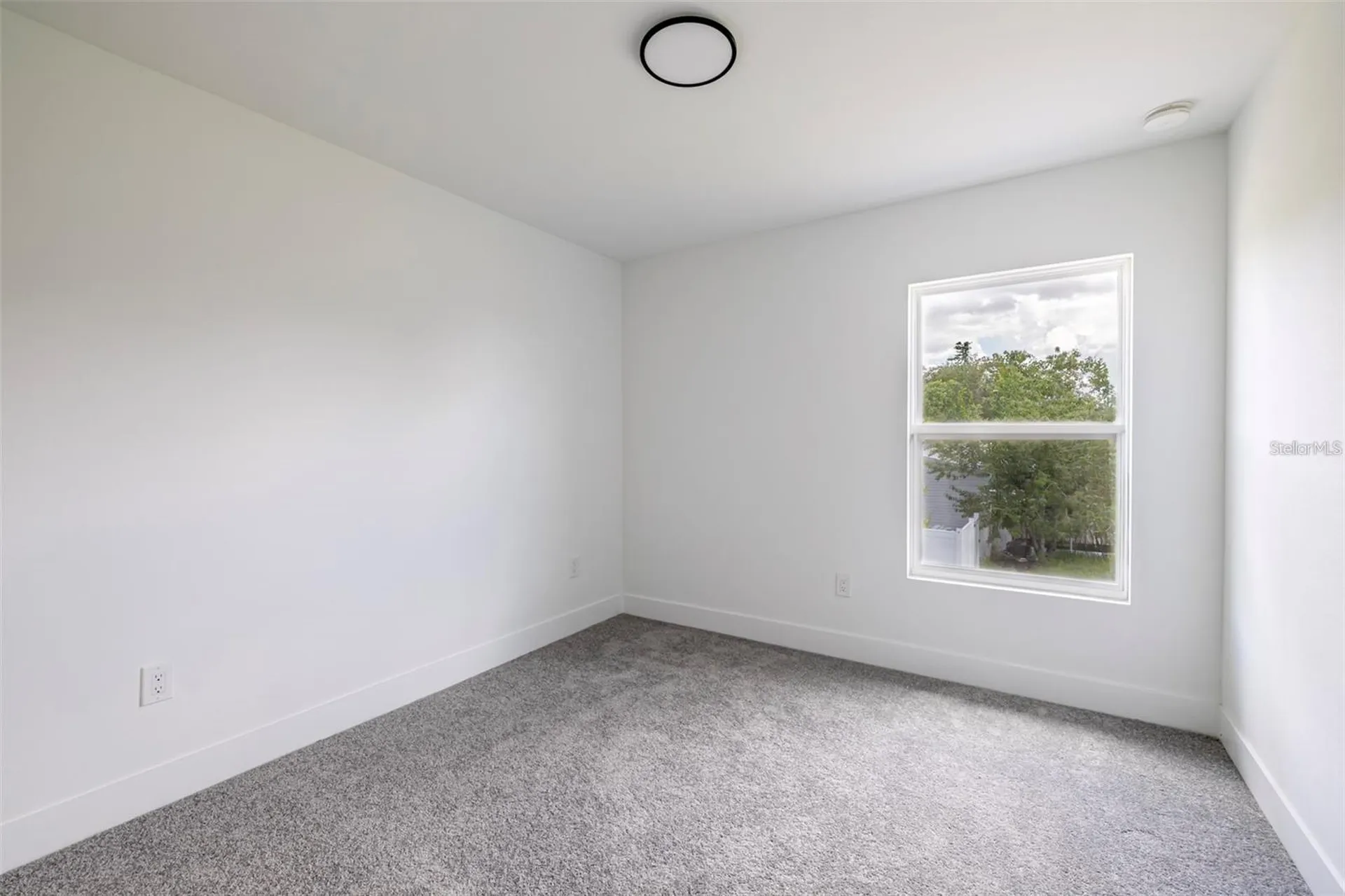 2057 Barroso Davenport FL 33837