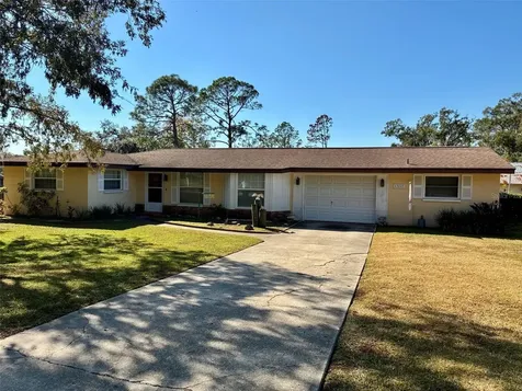 13445 10th Street Dade City FL 33525