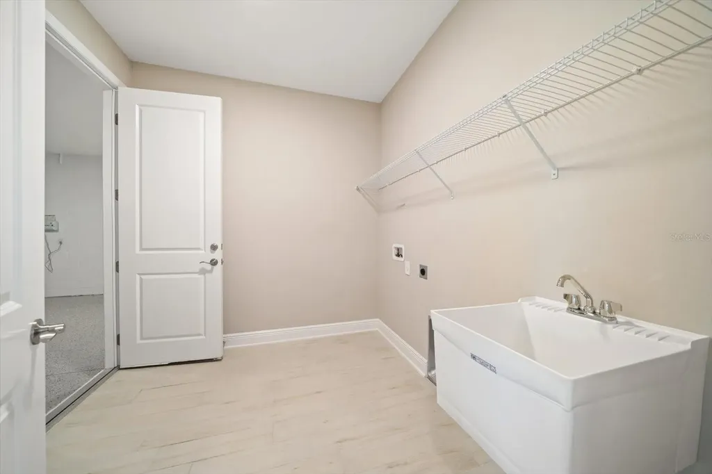 5707 Maydale Avenue Wesley Chapel FL 33545
