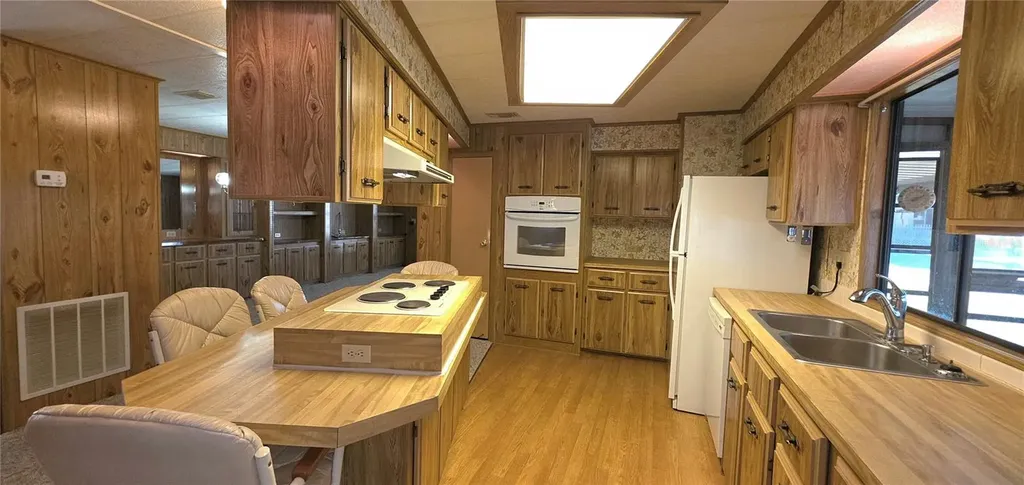 5650 Benton Street Zephyrhills FL 33542