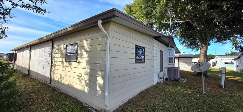 5650 Benton Street Zephyrhills FL 33542