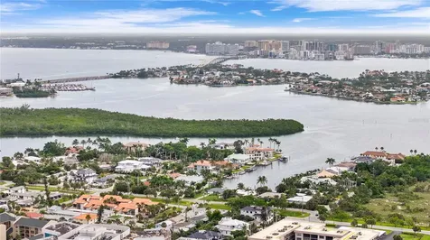 160 Harrison Drive Sarasota FL 34236