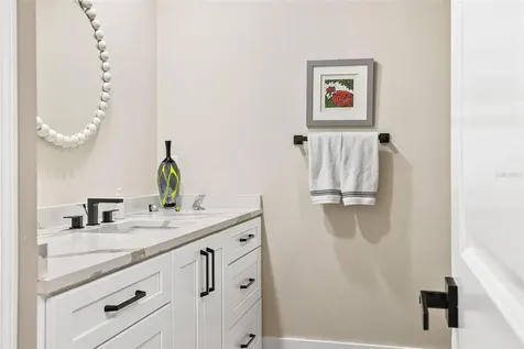 5631 Pipers Waite Sarasota FL 34235
