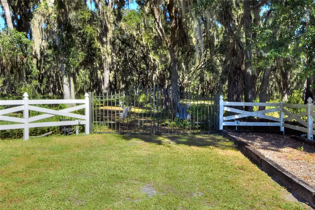 4215 S B Merrion Road Lakeland FL 33810