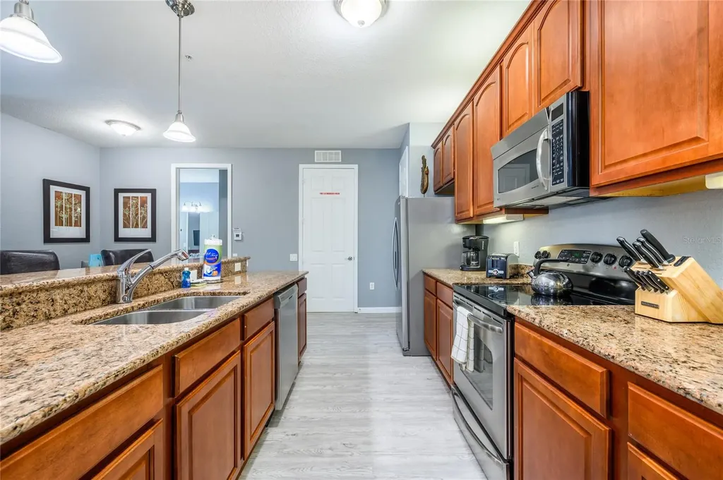 5012 Shoreway Loop Orlando FL 32819