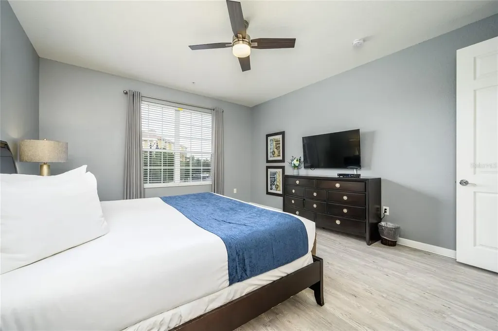 5012 Shoreway Loop Orlando FL 32819