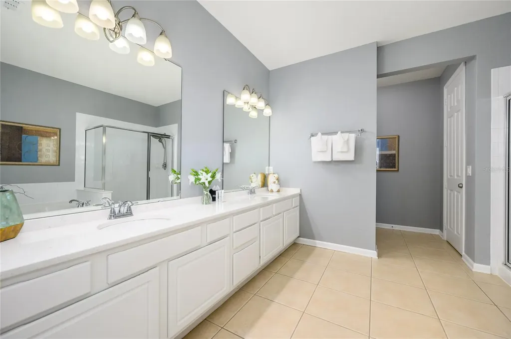 5012 Shoreway Loop Orlando FL 32819