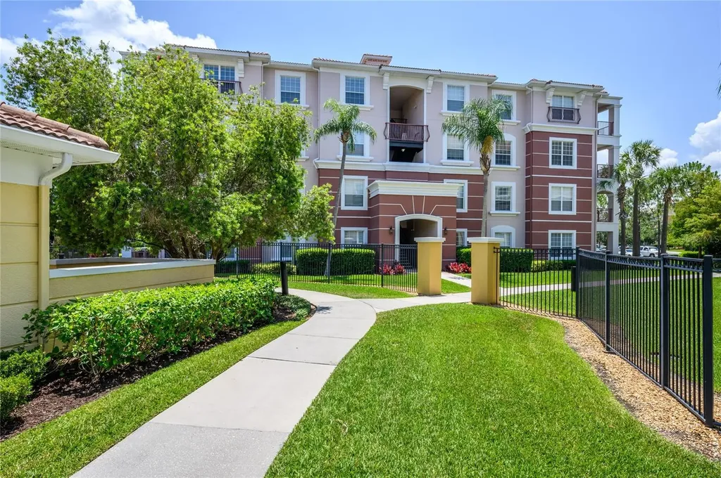 5012 Shoreway Loop Orlando FL 32819