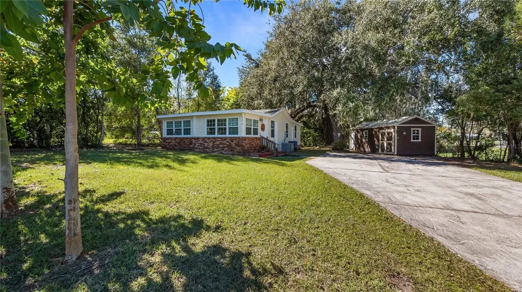 172 S Virginia Avenue Center Hill FL 33514