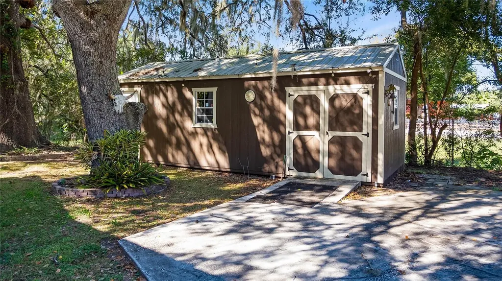 172 S Virginia Avenue Center Hill FL 33514