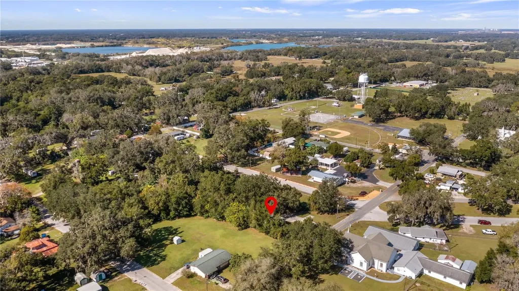 172 S Virginia Avenue Center Hill FL 33514