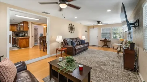 172 S Virginia Avenue Center Hill FL 33514